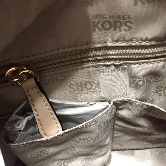 Michael Kors Handbag - Picture 3 of 4